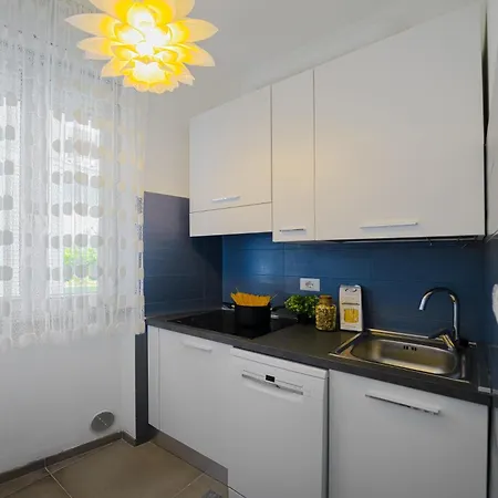 Lido Di Fermo-free Parking Miramare Lido di Fermo