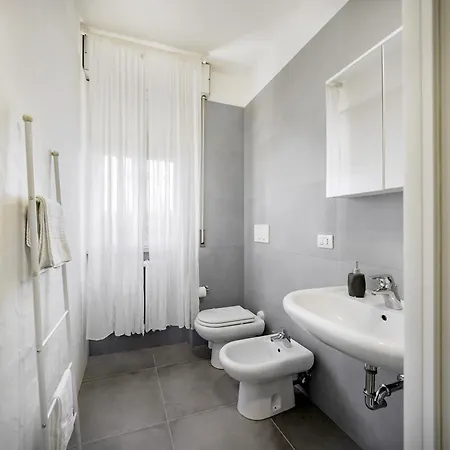 Lido Di Fermo-free Parking Miramare