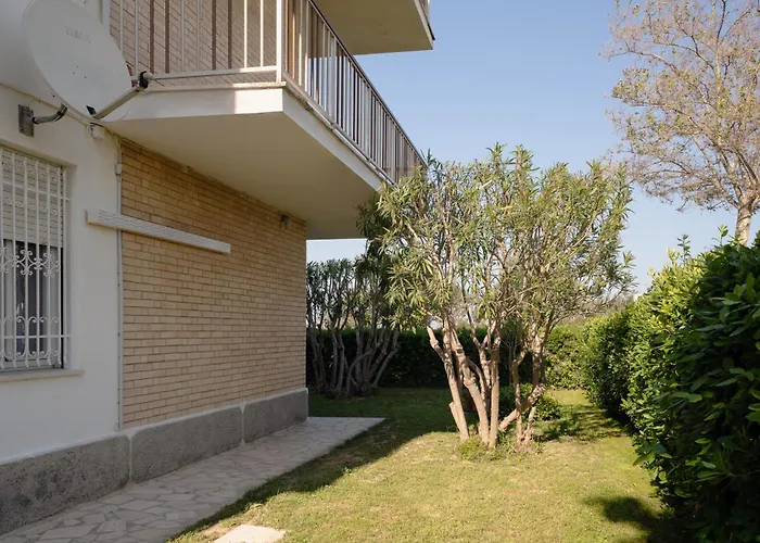 Lido Di Fermo-free Parking Miramare *