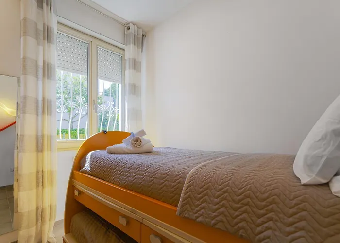 Lido Di Fermo-free Parking Miramare