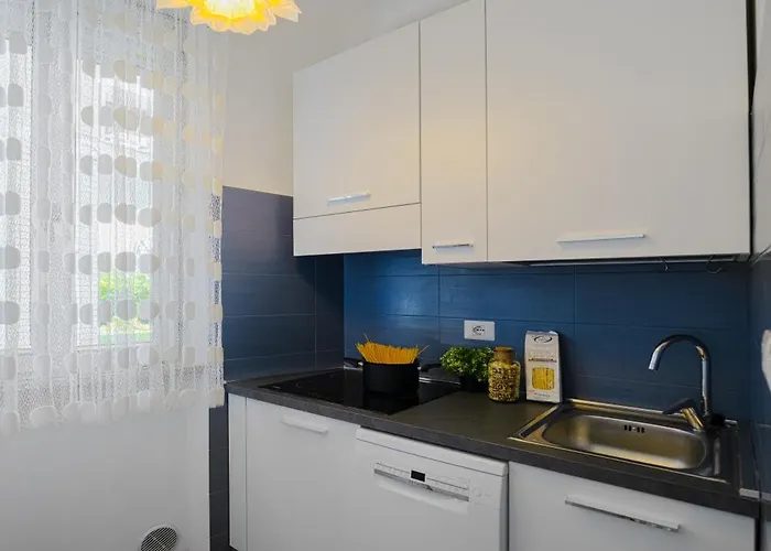 Lido Di Fermo-free Parking Miramare Lido di Fermo